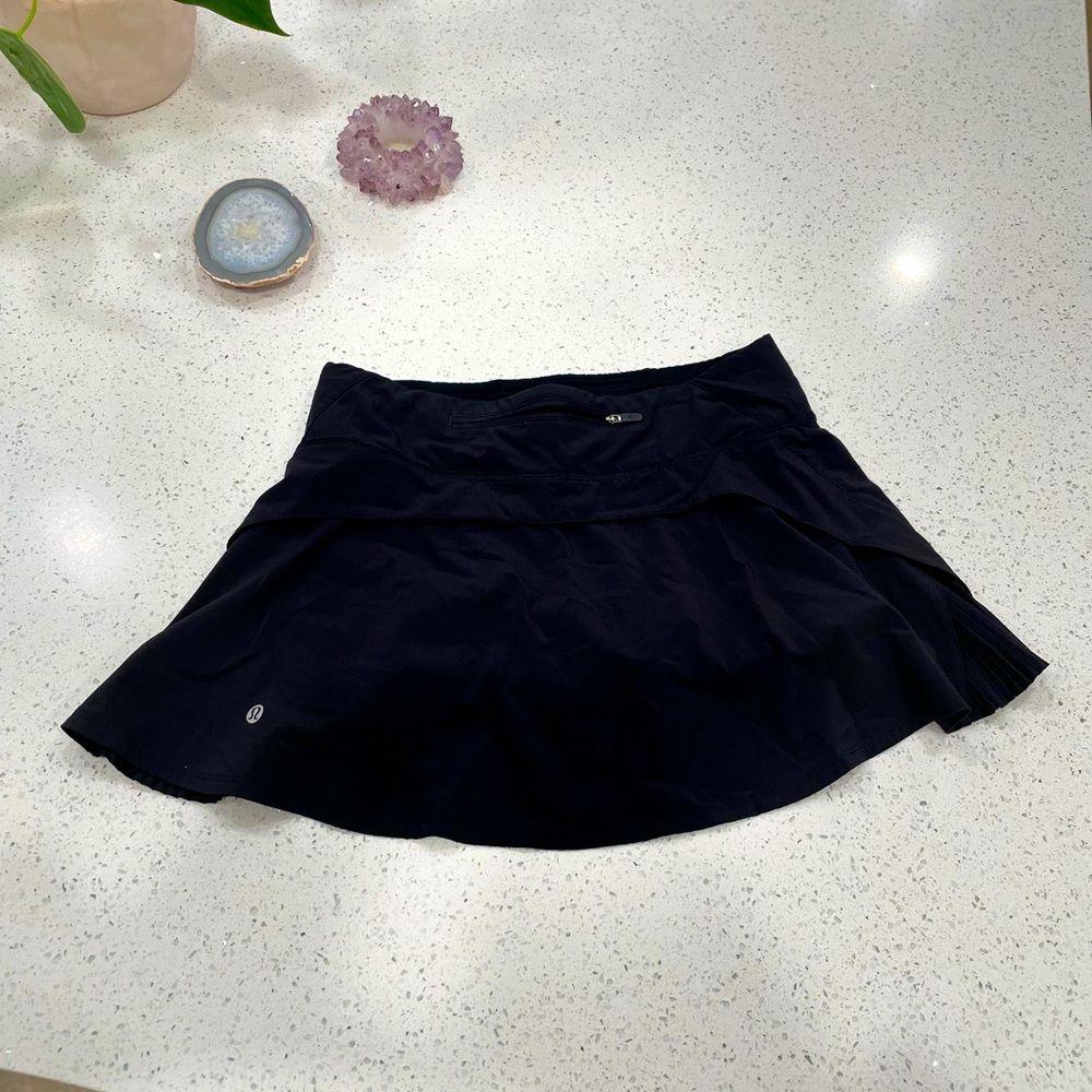 LULULEMON Play Off the Pleats Black Size 6 Reg Running Tennis Skort Skirt